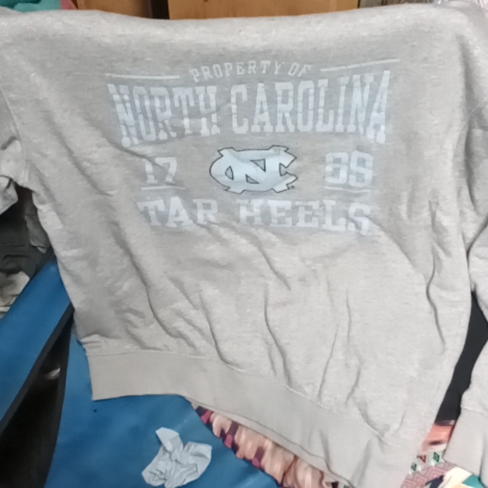 Large carolina Tarheels sweatshirt